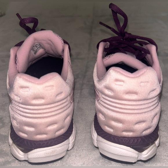 Pre-Owned. Asics Gel-Glorify 4, tennis shoes. - Picture 2 of 9